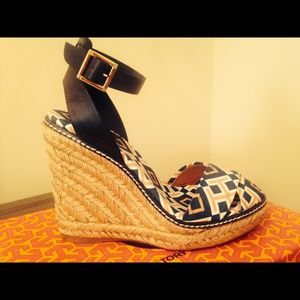 Tory Burch Espadrilles (6.5).